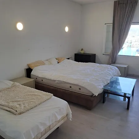 호스텔 Huge Penthouse With Private Shared Terrace And Kitchen Views