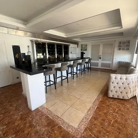 Huge Penthouse With Private Shared Terrace And Kitchen Views Marbella