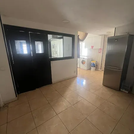 ホステル Huge Penthouse With Private Shared Terrace And Kitchen Views マルベーリャ