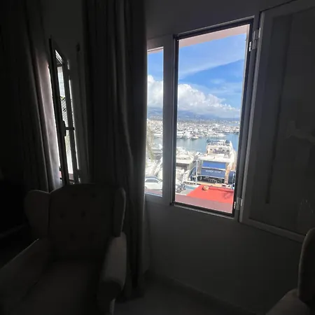 호스텔 Huge Penthouse With Private Shared Terrace And Kitchen Views 마르베야