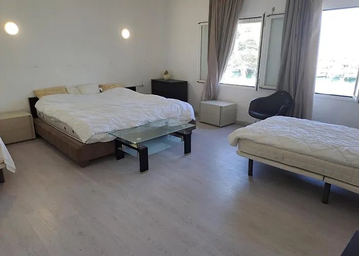 Huge Penthouse With Private Shared Terrace And Kitchen Views Auberge de jeunesse