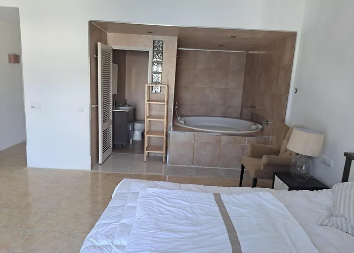 Auberge de jeunesse Huge Penthouse With Private Shared Terrace And Kitchen Views Marbellac