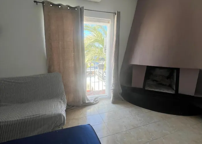 Auberge de jeunesse Huge Penthouse With Private Shared Terrace And Kitchen Views