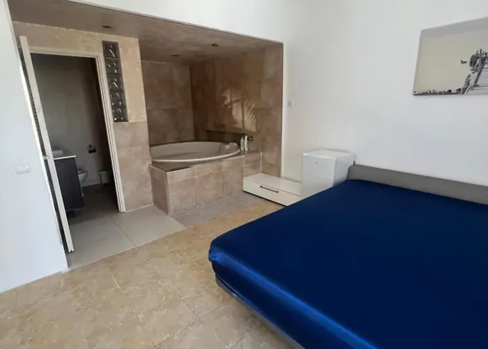 Huge Penthouse With Private Shared Terrace And Kitchen Views Auberge de jeunesse *