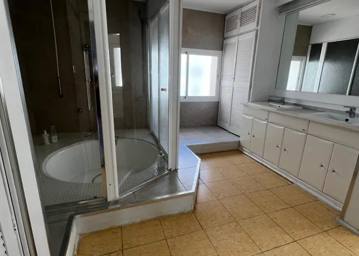 Huge Penthouse With Private Shared Terrace And Kitchen Views Auberge de jeunesse