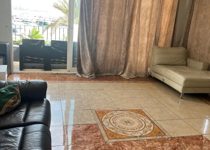 Huge Penthouse With Private Shared Terrace And Kitchen Views Auberge de jeunesse